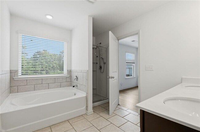 Building Photo - 7134 Gladstone Cir