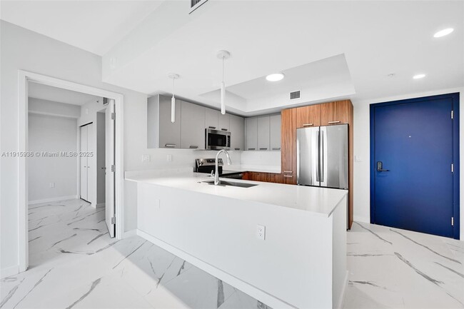 Building Photo - 840 NE 130th St