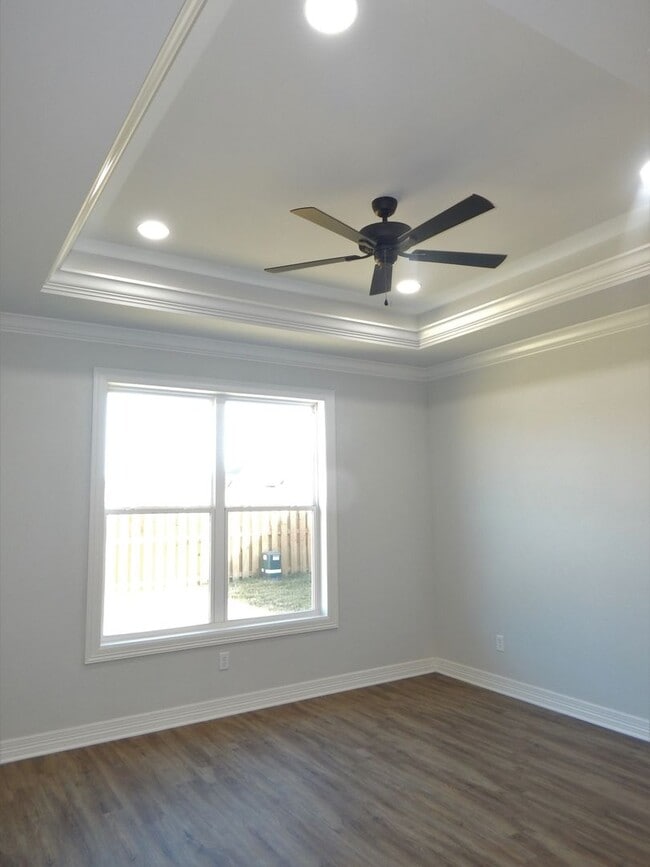 Building Photo - Whitehouse ISD! Gorgeous 4 Bedroom, 2 Bath...