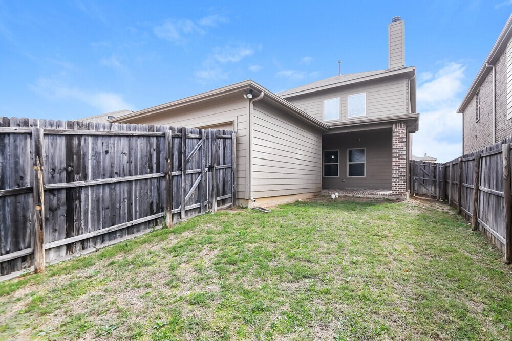 Building Photo - 5864 Fir Tree Ln