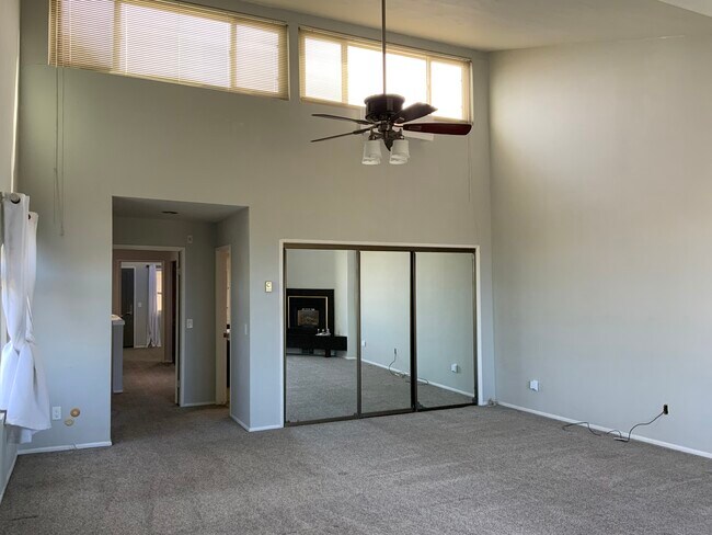 Building Photo - 135 S Sierra Ave