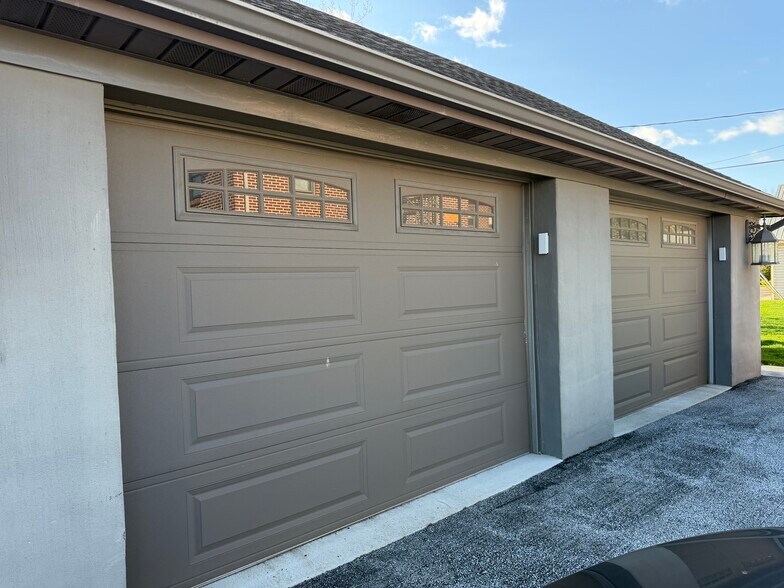 Building Photo - 106 Abbottstown St