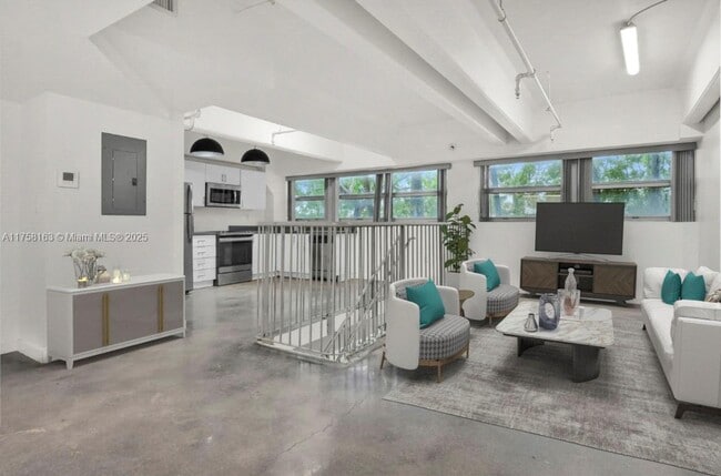 Building Photo - 4332 Collins Ave