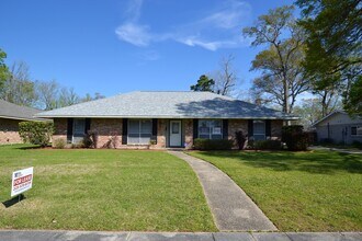 Building Photo - Newly Renovated 3 Bedroom Home in Sherwood...