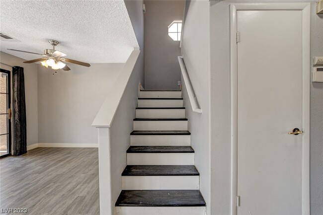 Building Photo - 3928 N Cobble Creek Ct