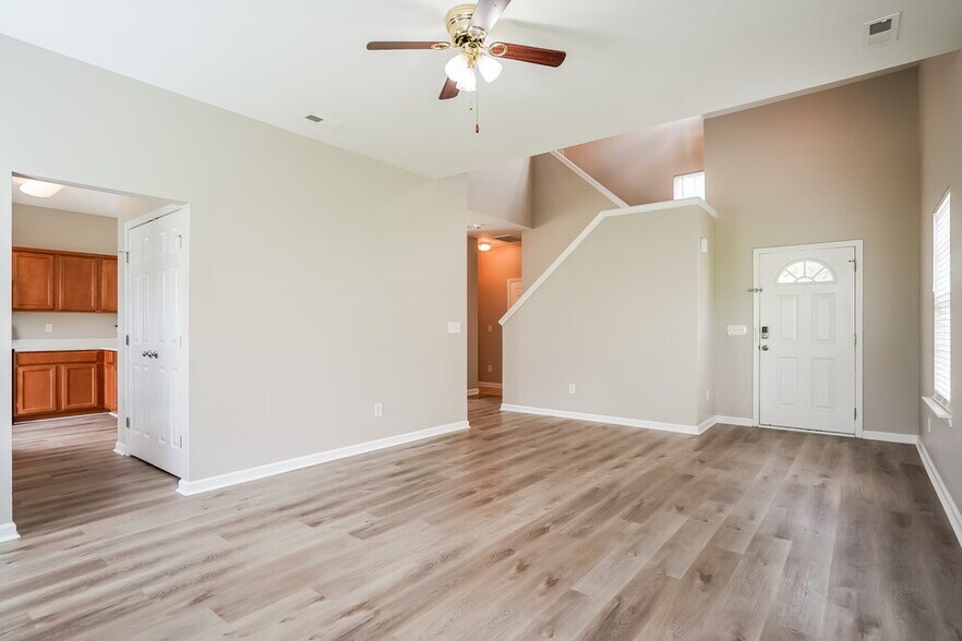 Building Photo - 5817 Weddington Rd