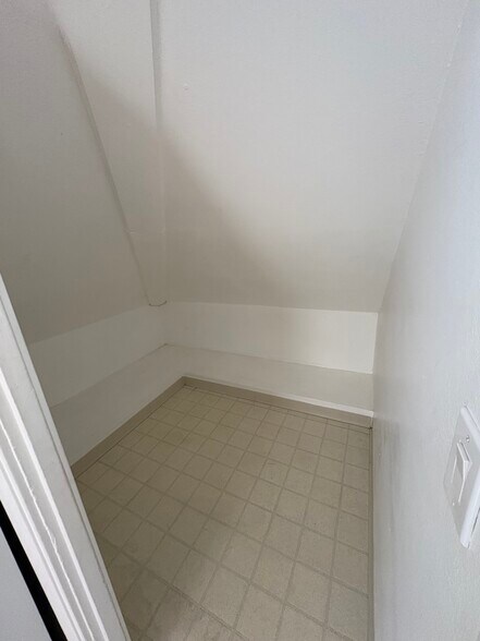 PANTRY - 706 Buena Vista Ave