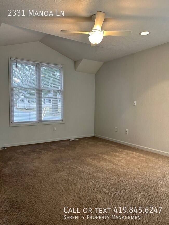 Building Photo - 2331 Manoa Ln N