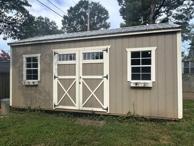 Building Photo - 261 Mcgough Blvd