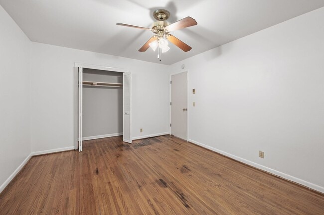 Building Photo - Amazing 2BR/1BA in the Heart of Hillsboro ...