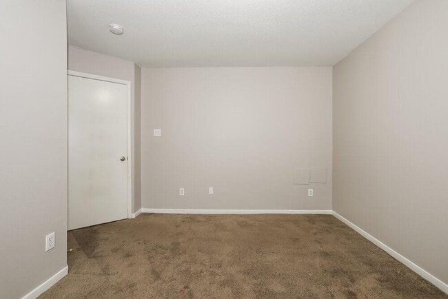 Building Photo - 2202 Tomlinson Trail Dr