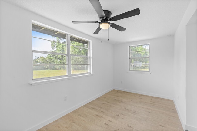 Building Photo - 1412 Crooms Ave