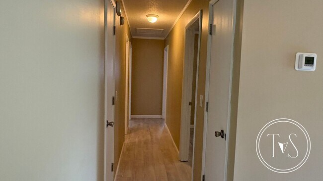 Building Photo - RATE DROP ALERT (was $2000/month) & SUMMER...