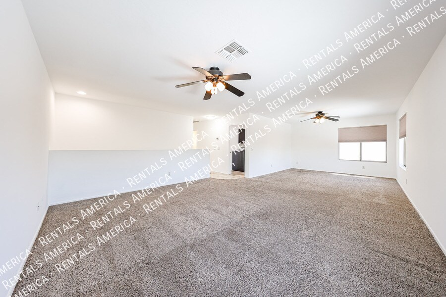 Building Photo - 13041 W Mauna Loa Ln
