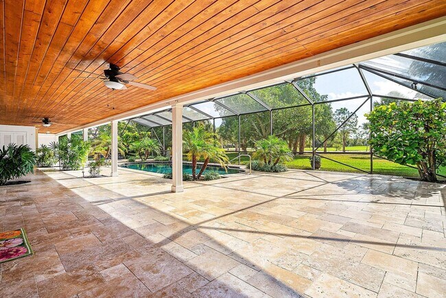 Building Photo - 417 N Country Club Dr