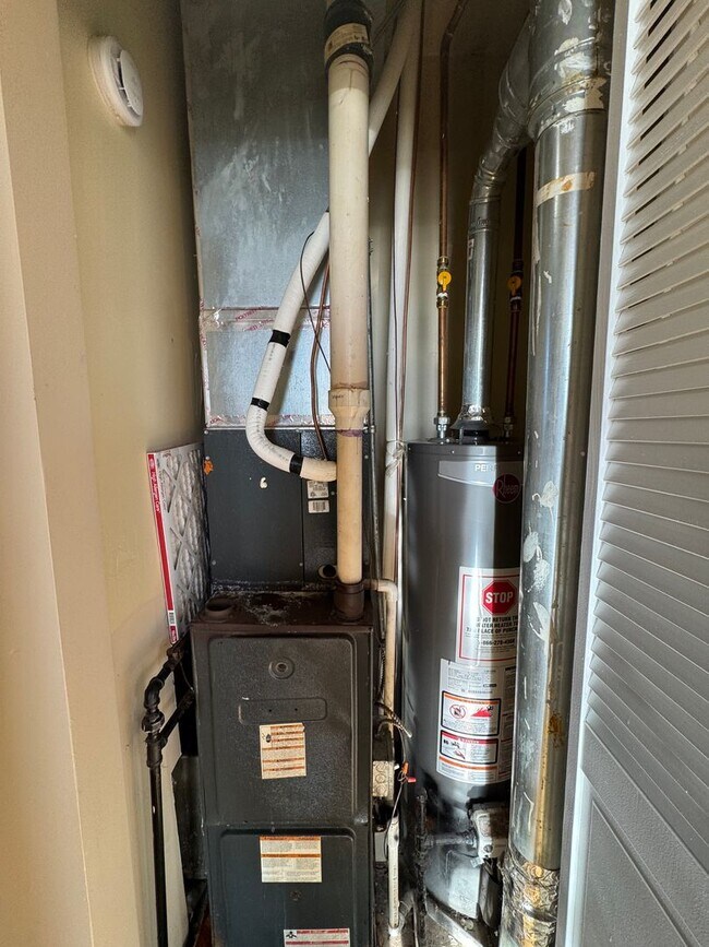 Building Photo - 6507 S Ingleside Ave