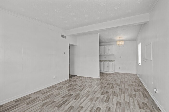 Building Photo - 20 Rollins Ave