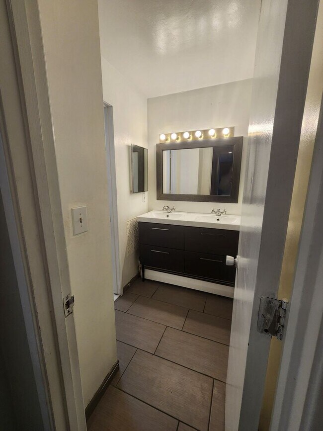 Building Photo - Two Bedroom Available near EMU | Flexible Lease Start Date