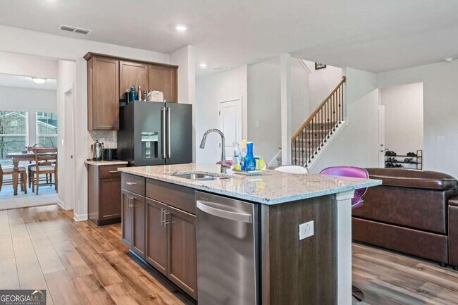 Building Photo - 5911 Green Ash Ct