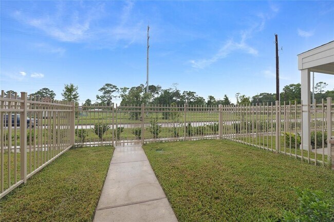 Building Photo - 5262 Ella Blvd