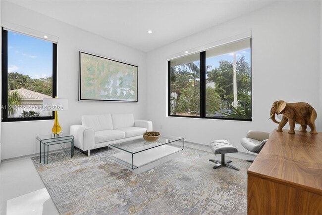 Building Photo - 401 Lido Dr