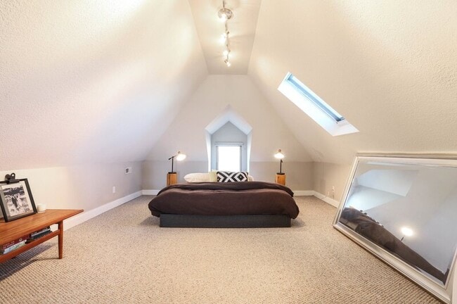 Building Photo - 2220 W 31st Ave