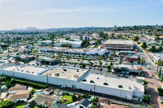 Building Photo - 628 W Floral Dr