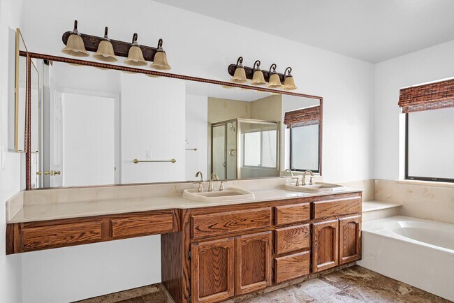 Building Photo - 100 Lippizan Dr