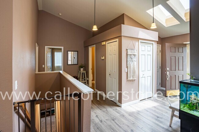 Building Photo - 6950 Highland Vista Dr