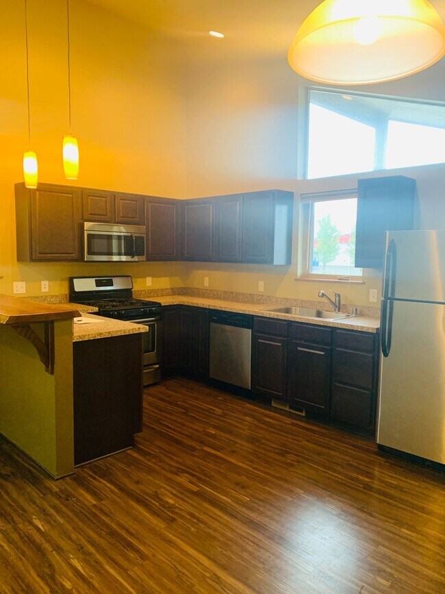 Building Photo - 4404 Deveraux Pl