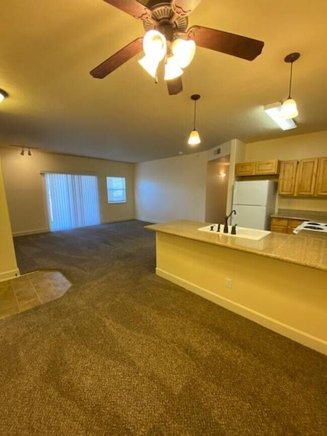 Building Photo - PHEASANT RUN CONDO (PR#24)