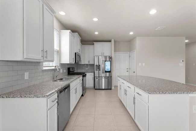 Building Photo - 121 Emerald Pass