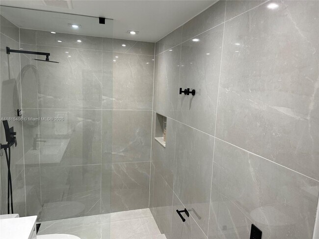 Building Photo - 20903 Leeward Ct
