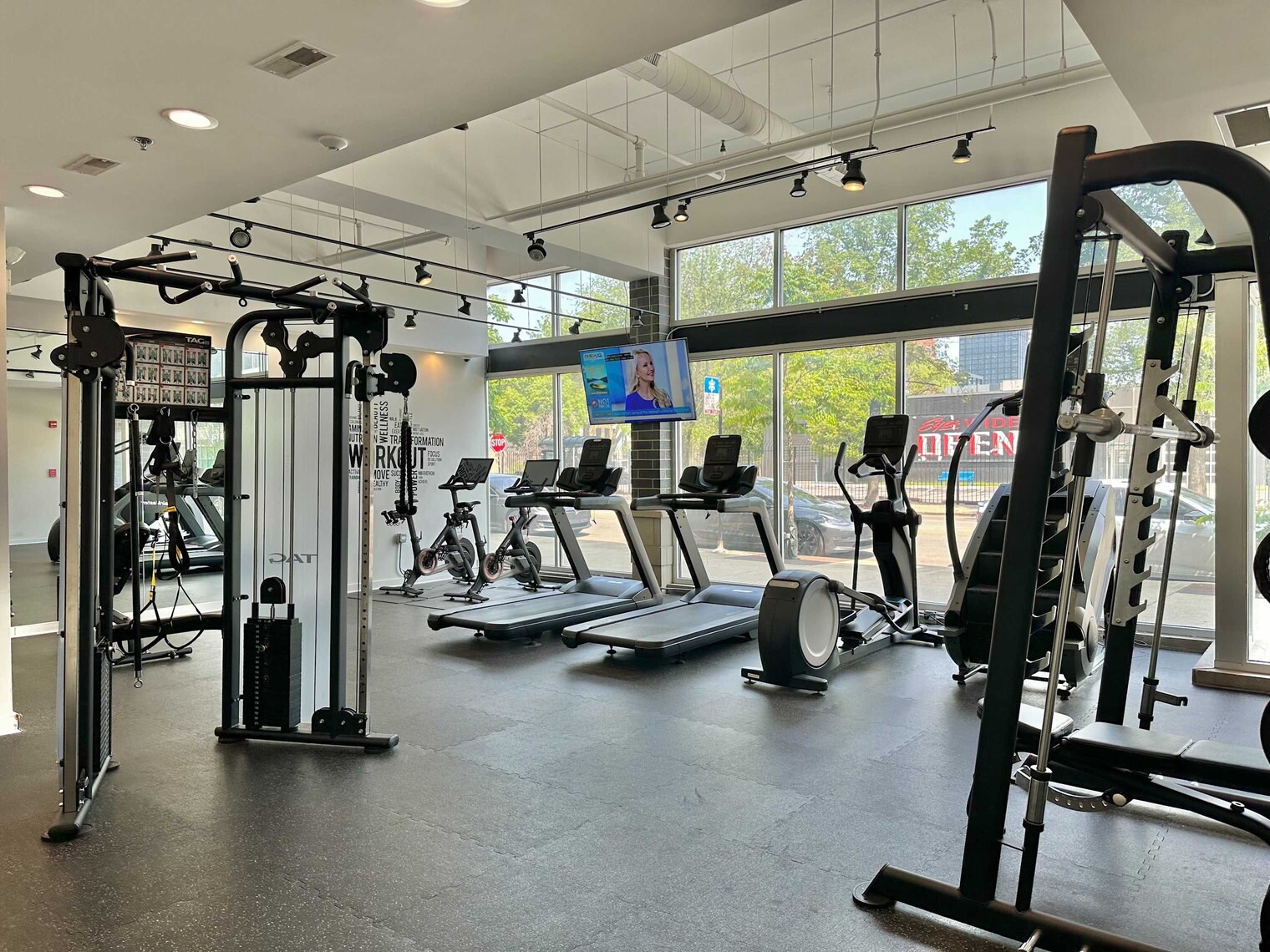 Building Photo - 1243 W Madison St