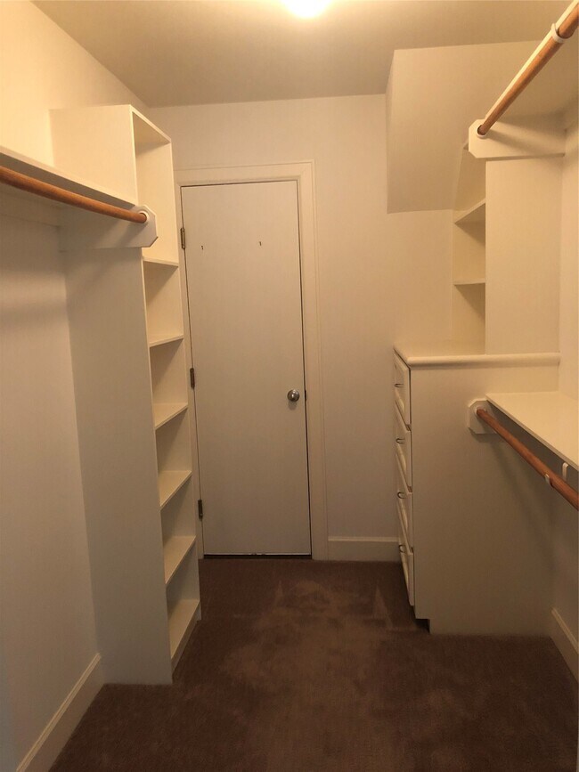 Building Photo - 3656 Main Plaza Dr