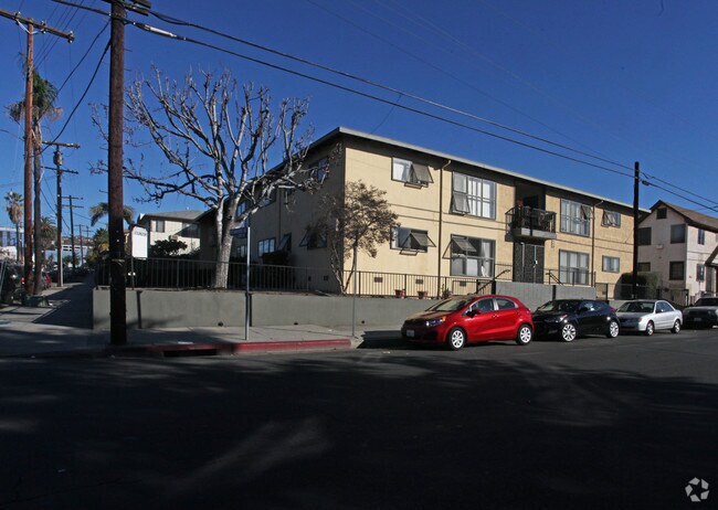Building Photo - 4729-4735 Lexington Ave