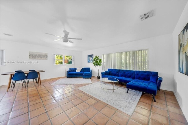Primary Photo - 312 NE 16th Terrace
