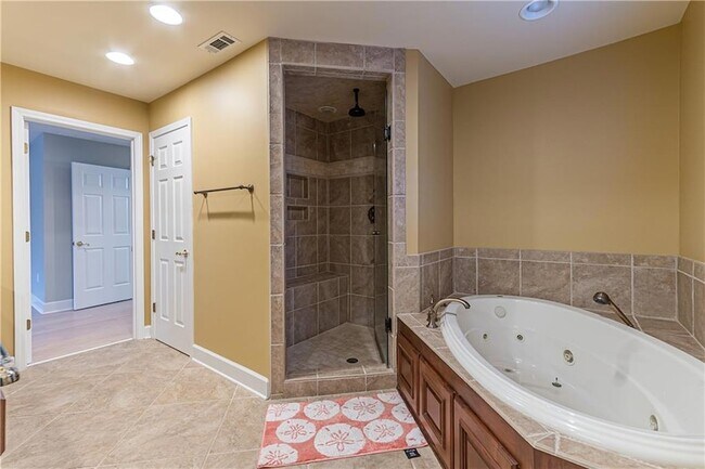 Building Photo - 1525 Broadhempston Ct