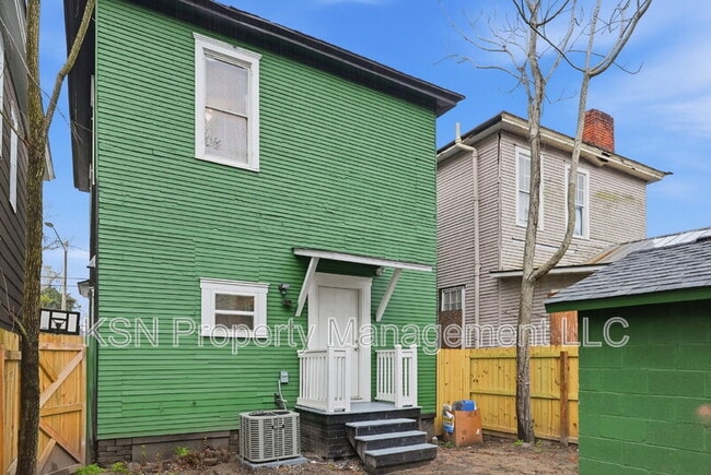 Building Photo - 716 W 38th St