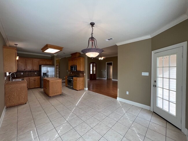 Building Photo - Pelican Crossing