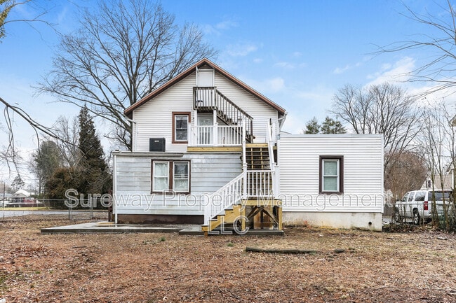 Building Photo - 300 Monroe Ave