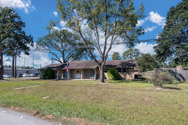 Building Photo - 1830 Baker Dr