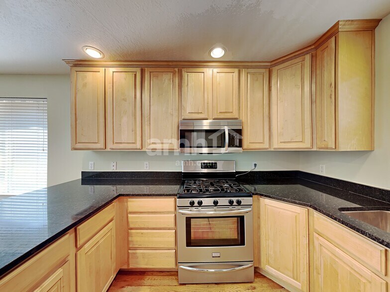 Building Photo - 3417 S Spruce View Ln