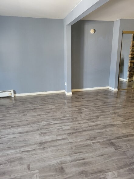 Building Photo - 258 E Bailey Rd