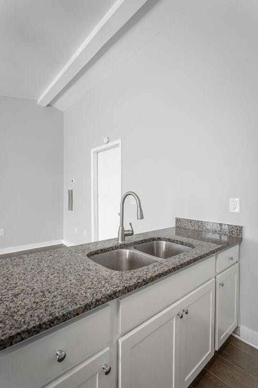 Building Photo - 100 Creeks Bend Dr