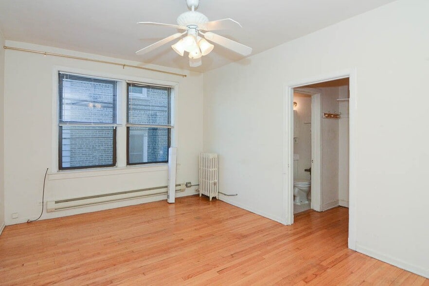 Building Photo - 1055 W George St