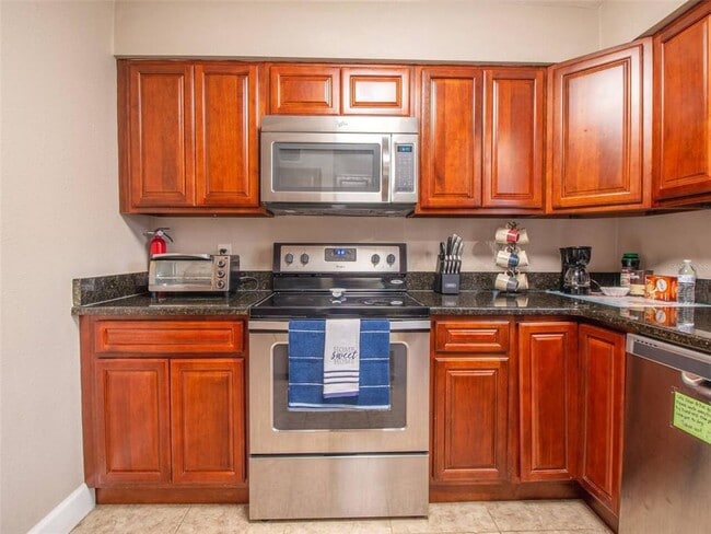 Building Photo - 1245 Catalpa Ln