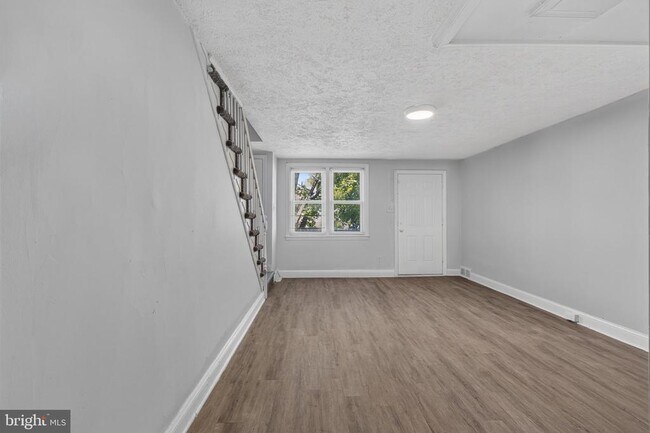 Building Photo - 243 W 22nd St