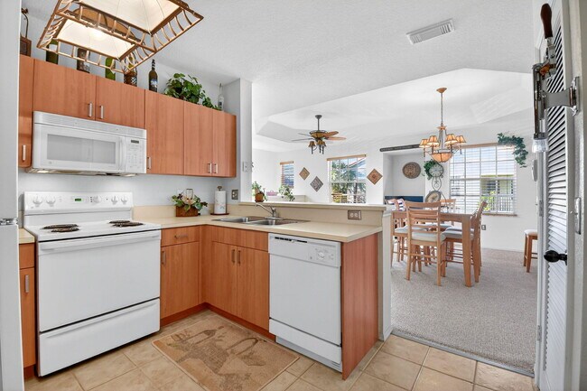 Building Photo - 501 Belmont Pl