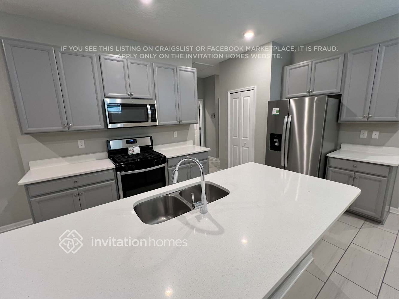 Building Photo - 5431 Los Robles Ct